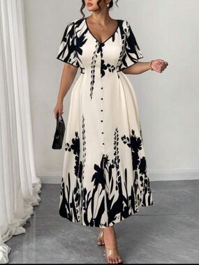 🆕SHEIN Curve Floral Dress